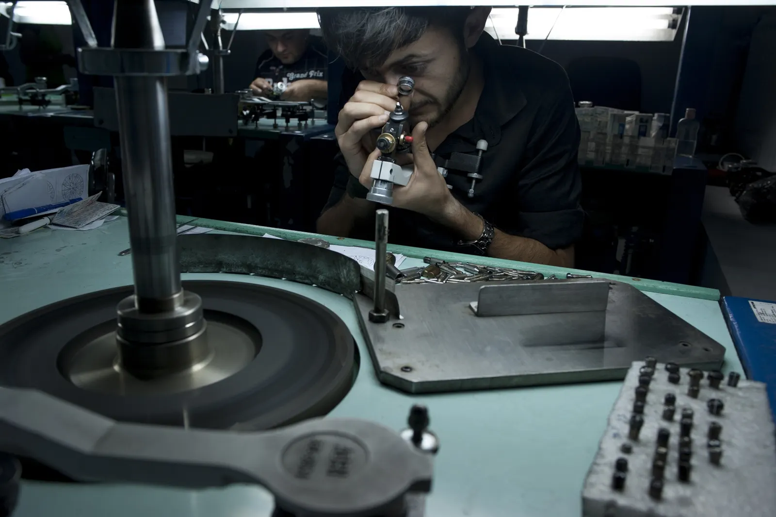 Diamond cutting craftsmanship at GOPAAY